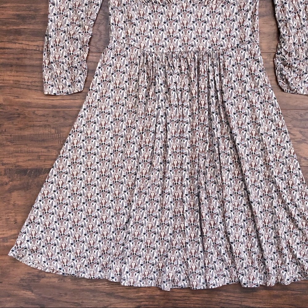 SOLD Peruvian Connection • Lana dress surplice ruched leaf print retro jersey - Picture 4 of 11